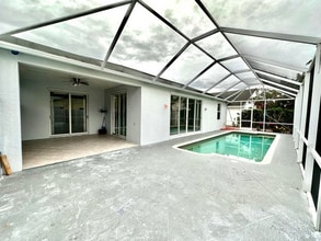 1219 Baycourt Isle in Greenacres, FL - Foto de edificio - Building Photo