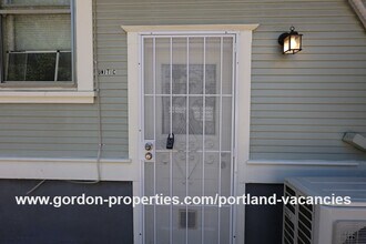 5424 SE 88th Ave in Portland, OR - Foto de edificio - Building Photo