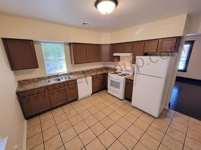 6100 18th Ave in Kenosha, WI - Building Photo - Building Photo