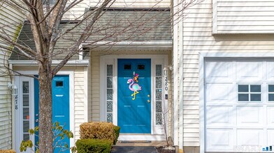 280 Old Lambert Rd in Orange, CT - Building Photo - Building Photo