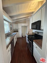 8227 Lindley Ave in Los Angeles, CA - Building Photo - Building Photo