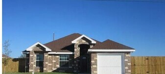 9020 Empress Ln in Harlingen, TX - Building Photo