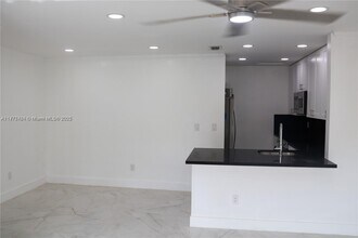 2550 W 67th Pl in Hialeah, FL - Building Photo - Building Photo