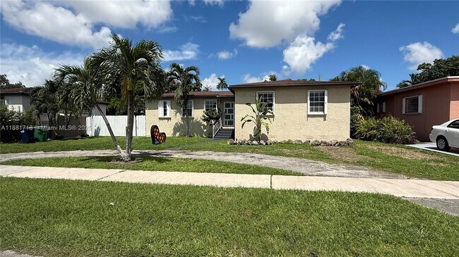 8281 SW 28th St in Miami, FL - Building Photo - Building Photo