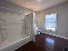 911 E Main St in Hoopeston, IL - Building Photo - Building Photo