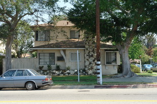 14203 Moorpark St Apartments