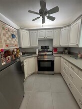 9235 Lagoon Pl in Davie, FL - Building Photo - Building Photo