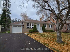 24 Fulham St in Toronto, ON - Building Photo