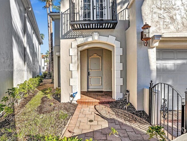 20780 NE 32nd Ave in Miami, FL - Building Photo - Building Photo