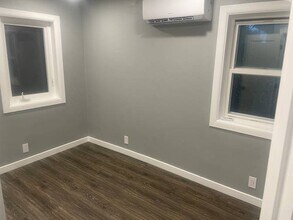 6929 Ellis Ave S in Seattle, WA - Building Photo - Building Photo