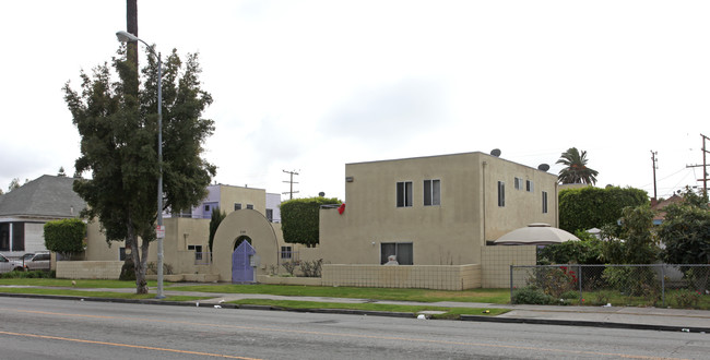 730 E Adams Blvd in Los Angeles, CA - Building Photo - Building Photo