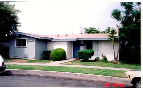 124-134 N Holly St in Orange, CA - Building Photo - Building Photo