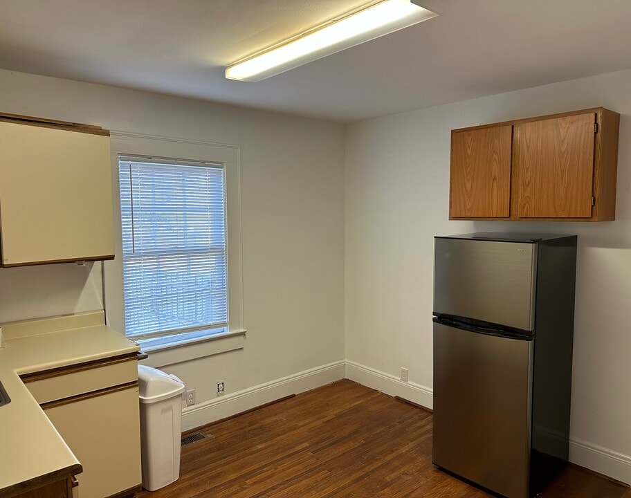 1720 Roseland St, Unit 2 in Greensboro, NC - Building Photo