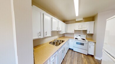 10201-10108 108 Ave in Grande Prairie, AB - Building Photo - Building Photo