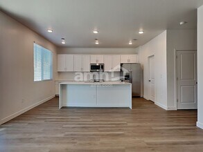 9716 W Parkway Dr in Tolleson, AZ - Foto de edificio - Building Photo
