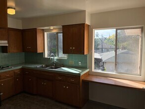 206-210 Vista Glen Ln in Vista, CA - Building Photo - Building Photo