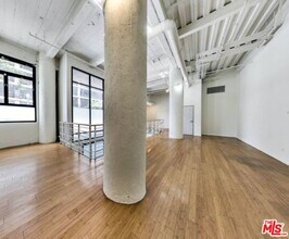 330 W 11th St in Los Angeles, CA - Building Photo - Building Photo