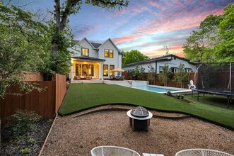 8810 Groveland Dr in Dallas, TX - Building Photo - Building Photo