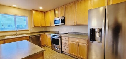 18123 Silver Creek Ave E in Puyallup, WA - Building Photo - Building Photo