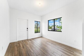 5024 Elderberry St in Haverhill, FL - Building Photo - Building Photo