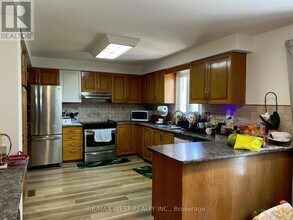 63 Taylorwood Rd in Oshawa, ON - Building Photo - Building Photo
