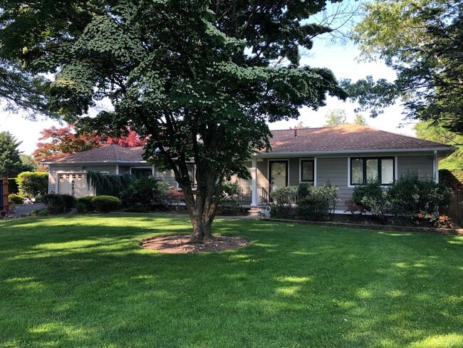 1 Richard Pl in East Norwich, NY - Building Photo - Building Photo