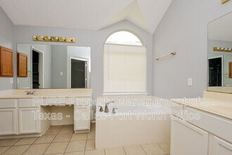 6208 Bowin Dr in Fort Worth, TX - Building Photo - Building Photo