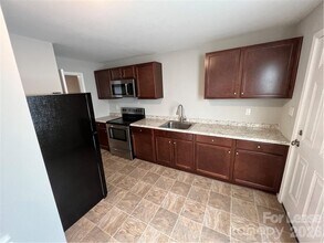 720 E Pine St in Lincolnton, NC - Building Photo - Building Photo