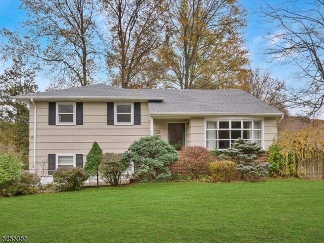 69 Intervale Rd