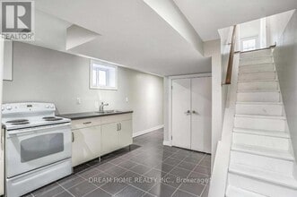 401 Crawford St in Toronto, ON - Building Photo - Building Photo