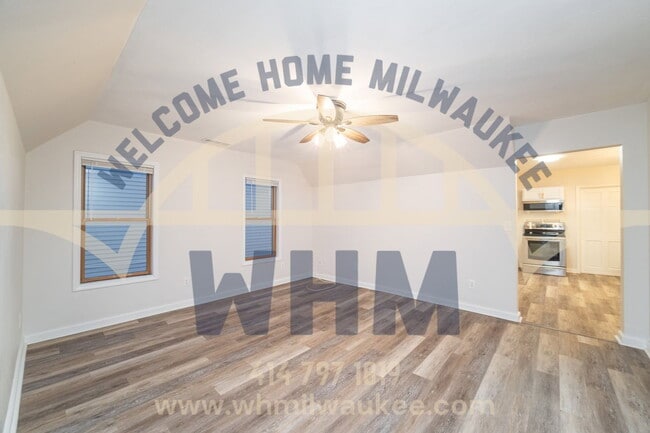 N90w16736 Roosevelt Dr in Menomonee Falls, WI - Building Photo - Building Photo