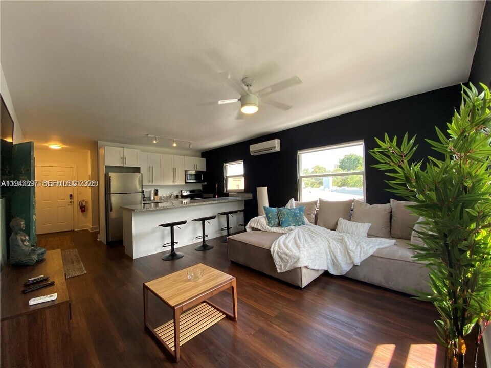 274 NW 32nd St in Miami, FL - Building Photo