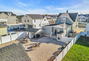 211 Arnold Ave in Point Pleasant Beach, NJ - Building Photo - Building Photo