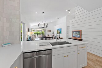 15 Commodore Pl in Palm Beach Gardens, FL - Building Photo - Building Photo