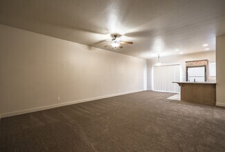 484 N 2480 W in Hurricane, UT - Building Photo - Building Photo
