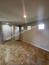 10640 E Singing Canyon Dr in Tucson, AZ - Building Photo - Building Photo