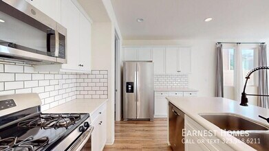 9241 N Lamia Ct in Los Angeles, CA - Building Photo - Building Photo