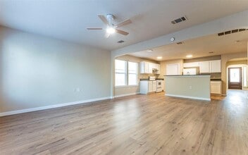 7106 Thannas Way in Austin, TX - Building Photo - Building Photo