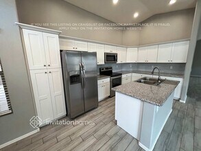 14943 W Maui Ln in Surprise, AZ - Building Photo - Building Photo