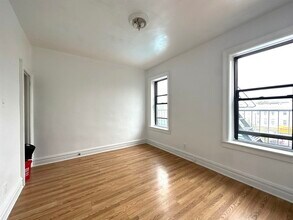 117 Corbin Ave in Jersey City, NJ - Building Photo - Building Photo