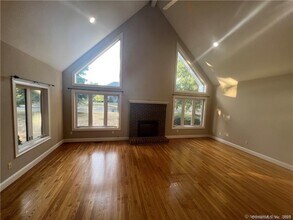 6 Kingsley Dr in South Windsor, CT - Building Photo - Building Photo