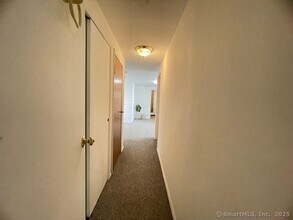 11 Hunters Ln in Norwalk, CT - Building Photo - Building Photo