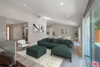 5634 Mason Ave in Los Angeles, CA - Building Photo - Building Photo