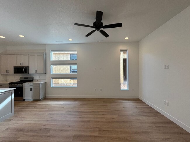 2931 E Snowberry Dr in Saint George, UT - Building Photo - Building Photo
