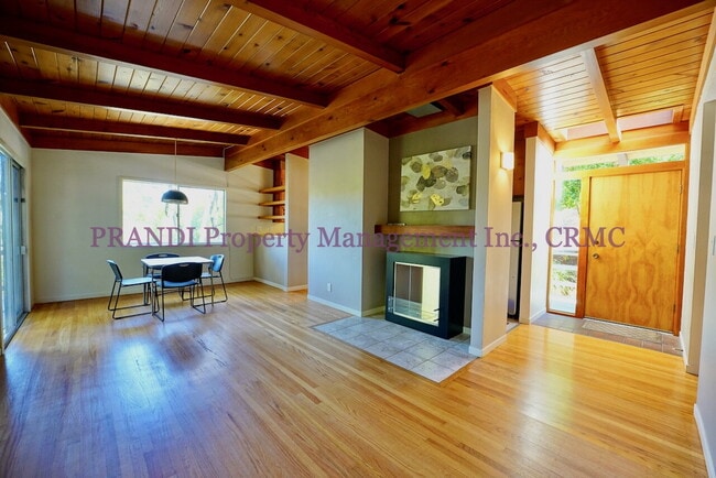 215 Bungalow Ave in San Rafael, CA - Building Photo - Building Photo