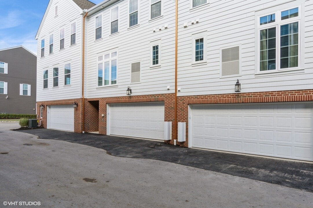 804 Gillian Ln in Cranberry Township, PA - Building Photo