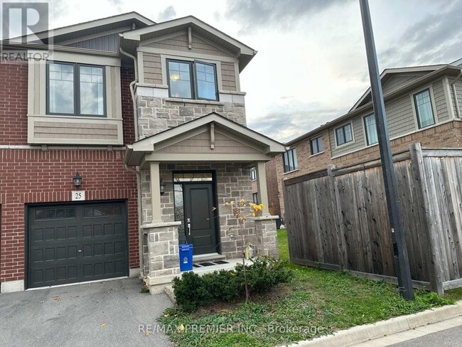 25 Pelican Ln in Hamilton, ON - Building Photo - Building Photo
