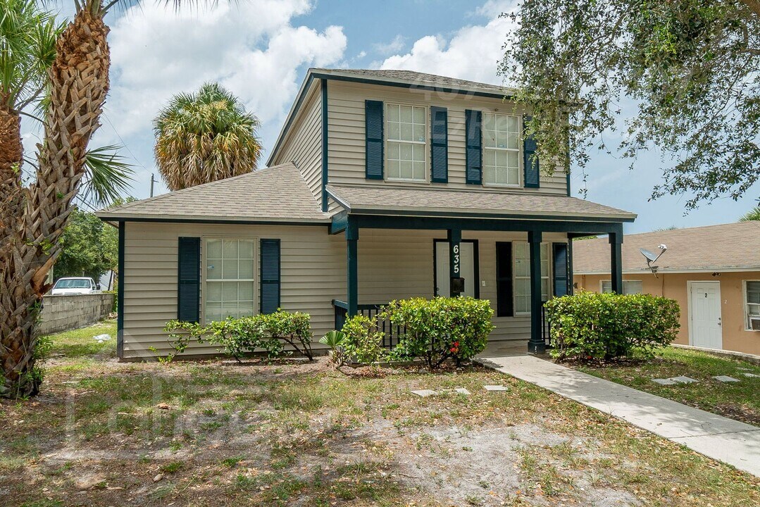 720 4th St in West Palm Beach, FL - Building Photo