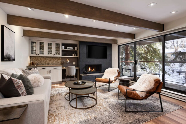 1034 E Cooper Ave in Aspen, CO - Building Photo - Building Photo