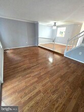 14006 Betsy Ross Ln in Centreville, VA - Foto de edificio - Building Photo